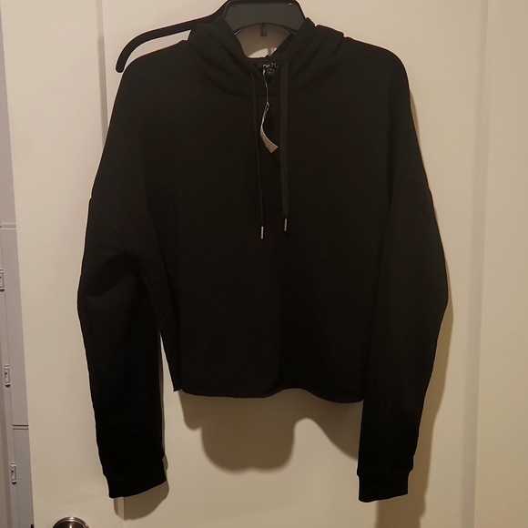 Oversized Black Crop Sweatshirt - Picture 2 of 3